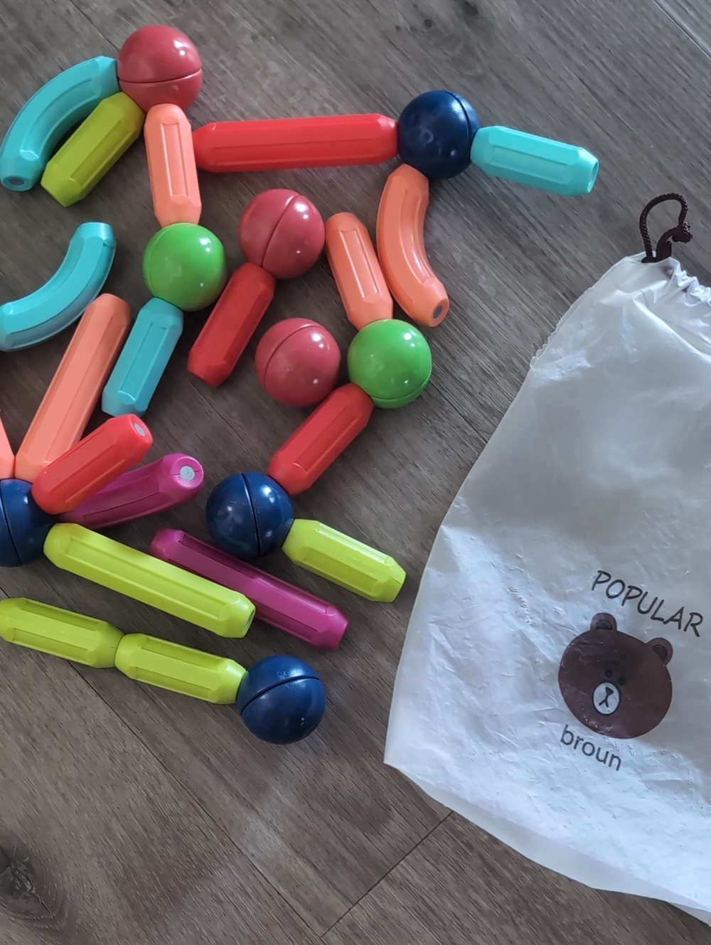 Magnetic Building Rods and Spheres - Multicolor Kids Construction Set